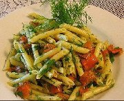 Insalata di penne al salmone affumicato