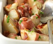 Pommes de terre rouges rôties au bacon et au fromage