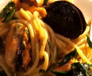 Spaghettis aux moules et aux oursins